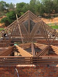 Thi công mái ngói khung kèo Smartruss Az200 và ngói Hạ Long 22v/1m2 loại A1 tại Bình Thuận