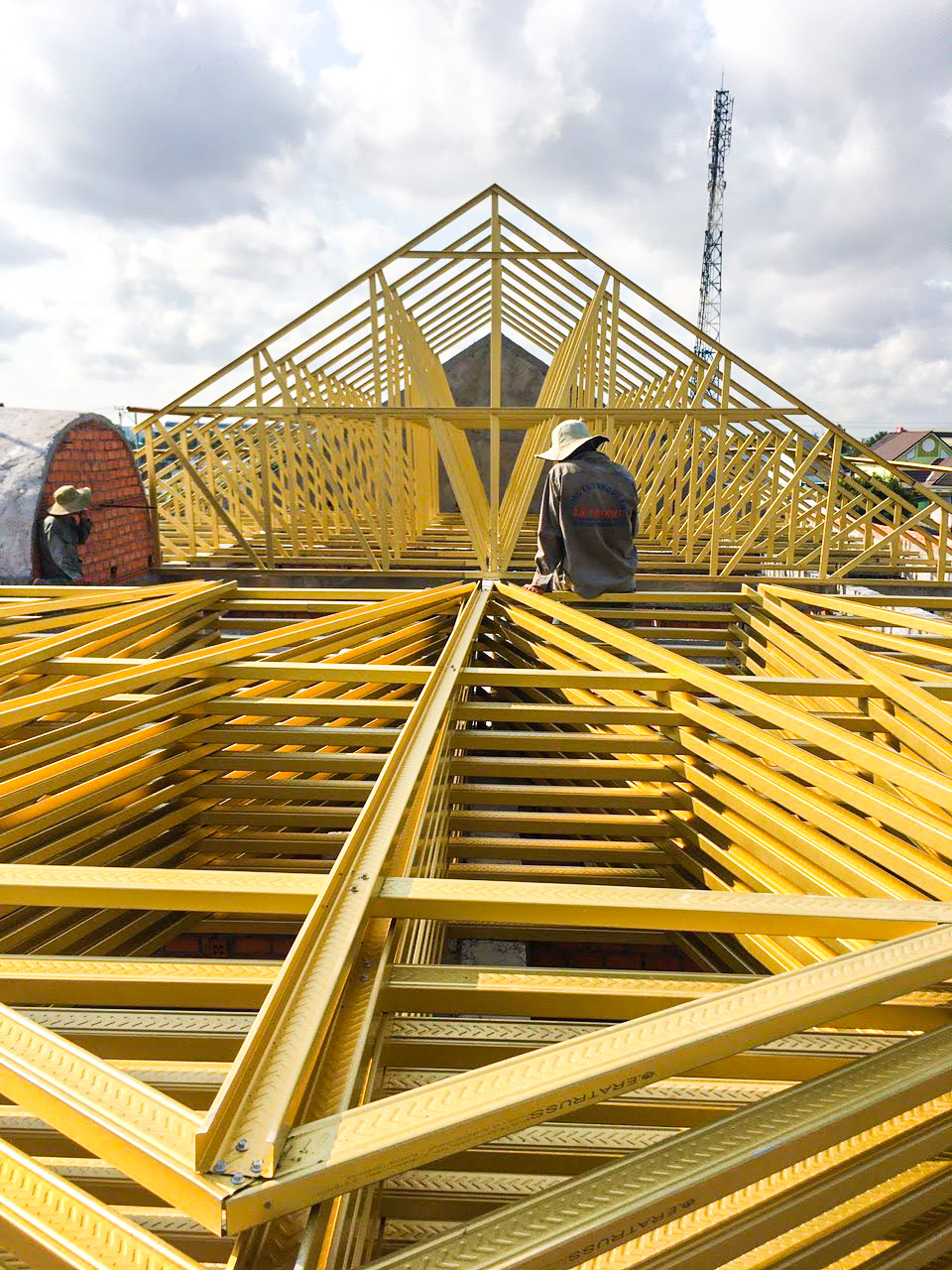 Nhà thầu thi công mái ngói chuyên nghiệp tại Bình Thuận | Mái Ngói Lê Phong