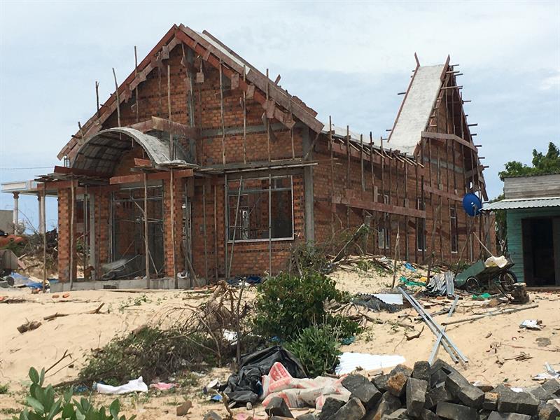 Thi công mái ngói khung kèo Eratruss AZ100 và ngói nhật Kamaki - Japan tại Bình Thuận