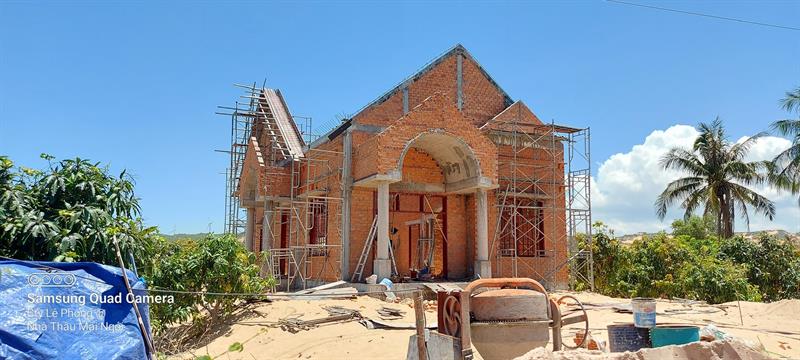 Thi công mái ngói khung kèo Eratruss AZ100 và ngói nhật Kamaki - Japan tại Bình Thuận