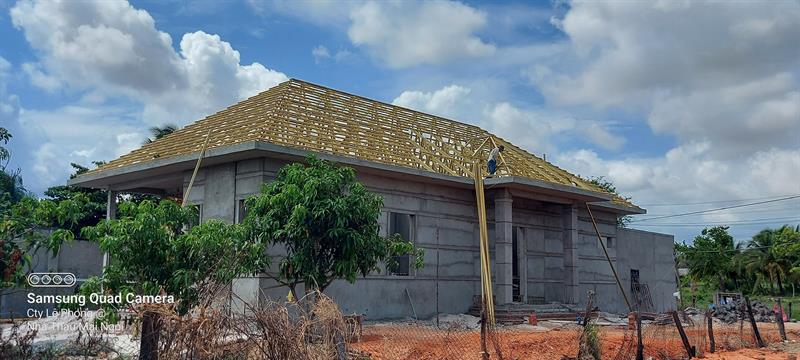 Thi công mái ngói khung kèo Eratruss AZ100 và ngói nhật Kamaki - Japan tại Bình Thuận