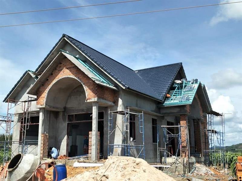 Thi công mái ngói khung kèo Xà Gồ Zacs AZ70 và ngói nhật Kamaki - japan tại Bình Thuận